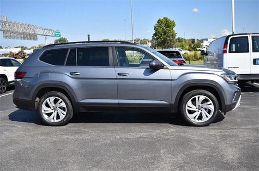 2022 Volkswagen Atlas 3.6L SE w/Technology