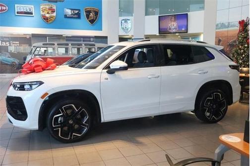 2026 Volkswagen Tiguan 2.0T SEL R-Line