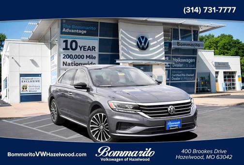 Platinum Gray Metallic 2022 Volkswagen Passat 2.0T Limited Edition