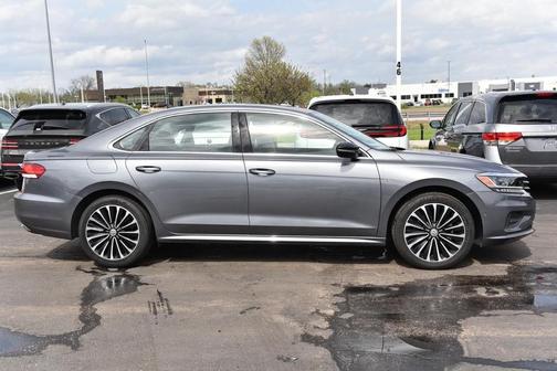 2022 Volkswagen Passat 2.0T Limited Edition