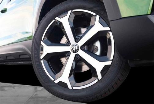 2025 Volkswagen Taos 1.5T SEL