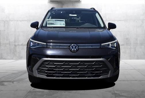 Deep Black Pearl 2026 Volkswagen Taos 1.5T SE Black