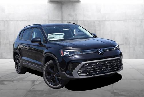 Deep Black Pearl 2026 Volkswagen Taos 1.5T SE Black