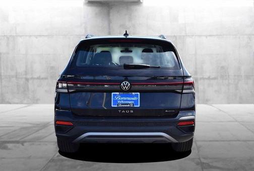 Deep Black Pearl Effect 2025 Volkswagen Taos 1.5T S