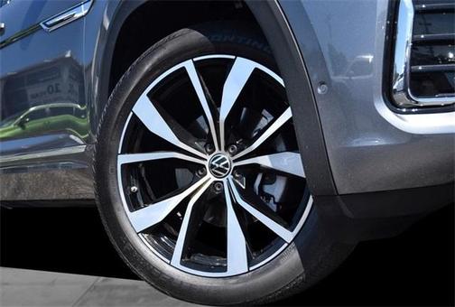2024 Volkswagen Atlas Cross Sport 2.0T SEL Premium R-Line