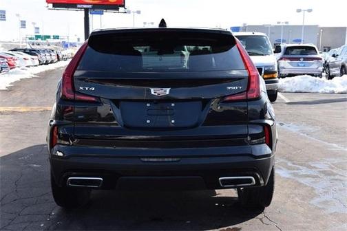 2025 Cadillac XT4 Premium Luxury