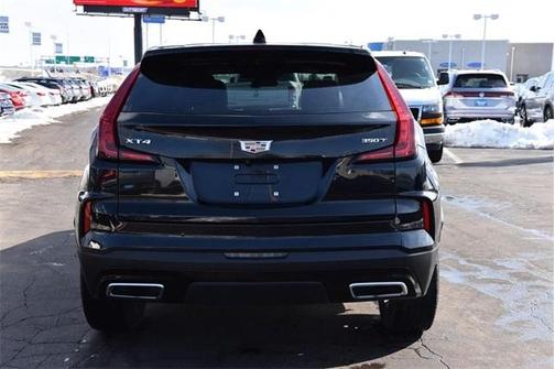 2025 Cadillac XT4 Premium Luxury