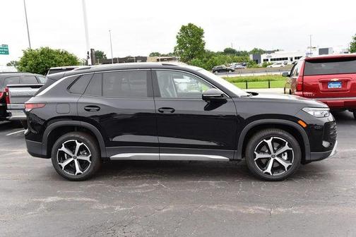 Deep Black Pearl 2026 Volkswagen Tiguan 2.0T SE