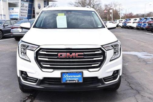 Summit White / White 2024 GMC Terrain SLT