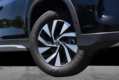 Deep Black Pearl 2026 Volkswagen Tiguan 2.0T S