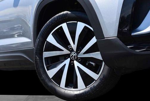 Pyrite Silver Metallic 2023 Volkswagen Taos 1.5T SE