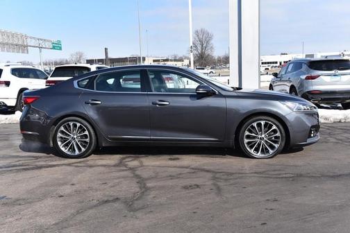 2019 Kia Cadenza Technology