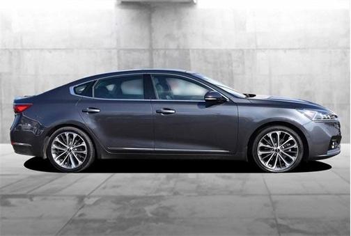 2019 Kia Cadenza Technology