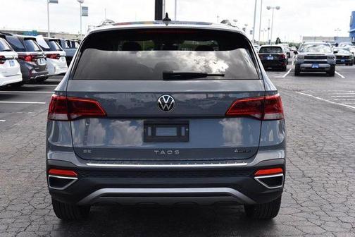 Pure Gray 2023 Volkswagen Taos 1.5T SE