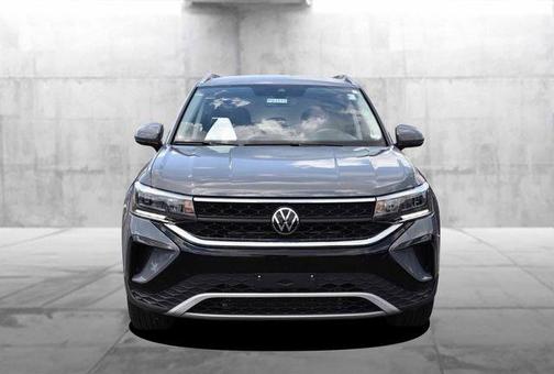 Pure Gray 2023 Volkswagen Taos 1.5T SE