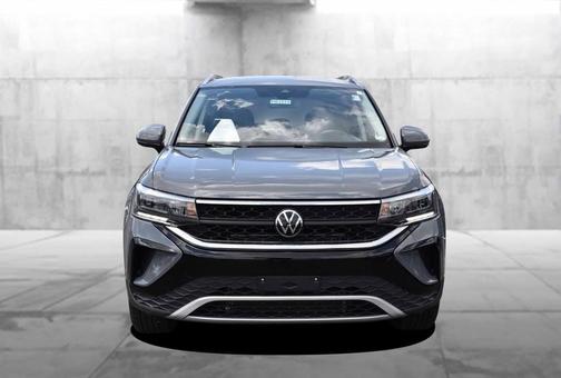 Pure Gray 2023 Volkswagen Taos 1.5T SE