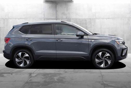 Pure Gray 2023 Volkswagen Taos 1.5T SE