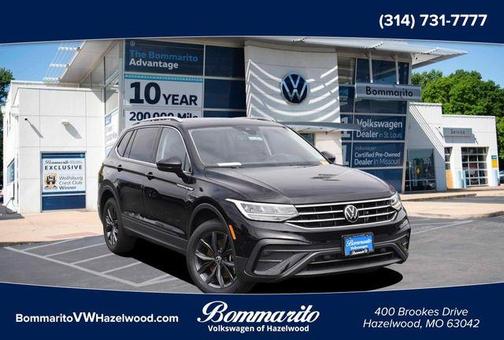 Deep Black Pearl Effect 2023 Volkswagen Tiguan 2.0T SE