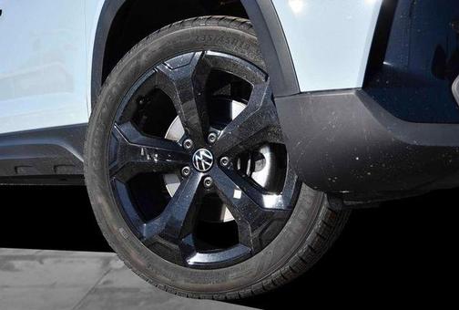 2026 Volkswagen Taos 1.5T SE Black