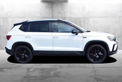 2024 Volkswagen Taos SE 4MOTION