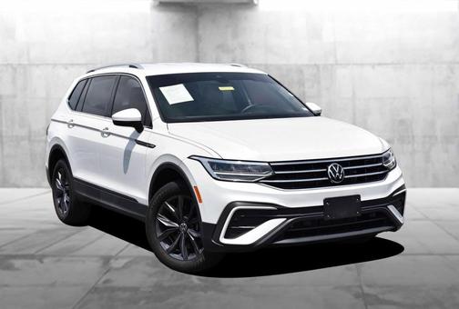 Opal White Pearl Effect 2023 Volkswagen Tiguan 2.0T SE