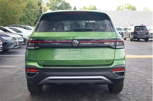 2025 Volkswagen Taos 1.5T SE