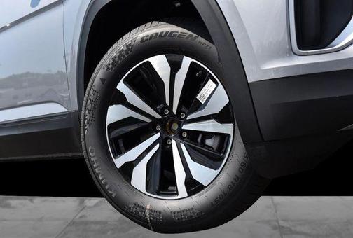 Silver Mist Metallic 2026 Volkswagen Atlas 2.0T SE