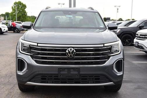 Platinum Gray Metallic 2025 Volkswagen Atlas 2.0T SE