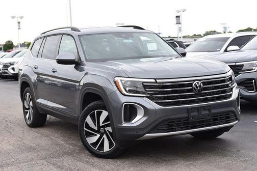 Platinum Gray Metallic 2025 Volkswagen Atlas 2.0T SE