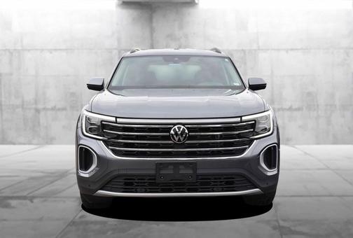 Platinum Gray Metallic 2025 Volkswagen Atlas 2.0T SE