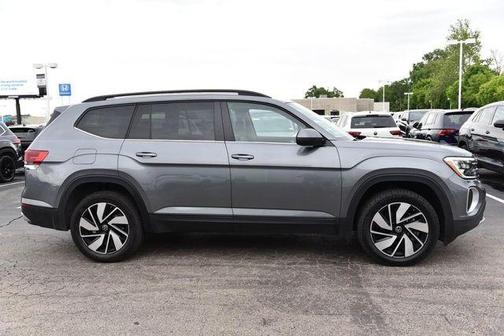 Platinum Gray Metallic 2025 Volkswagen Atlas 2.0T SE