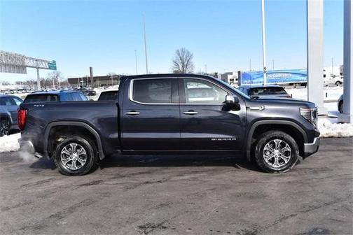 2025 GMC Sierra 1500 SLT