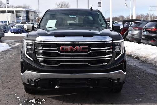 2025 GMC Sierra 1500 SLT