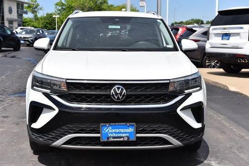 Pure White 2023 Volkswagen Taos 1.5T SE