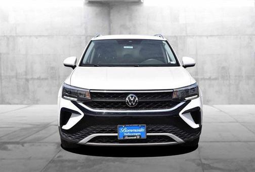 Pure White 2023 Volkswagen Taos 1.5T SE