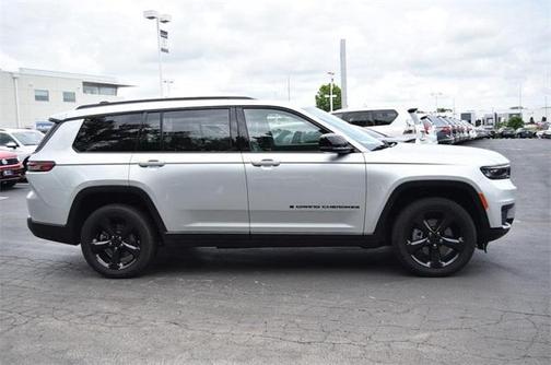 2023 Jeep Grand Cherokee L Laredo
