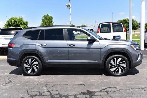 Platinum Gray Metallic 2025 Volkswagen Atlas 2.0T SE w/Technology