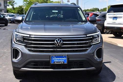 Platinum Gray Metallic 2025 Volkswagen Atlas 2.0T SE w/Technology