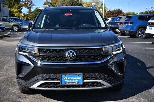 2024 Volkswagen Taos SE 4MOTION