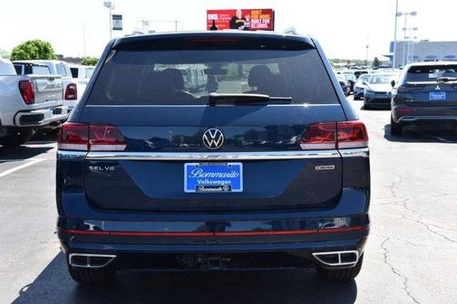 Tourmaline Blue Metallic 2022 Volkswagen Atlas 3.6 V6 SEL R-Line