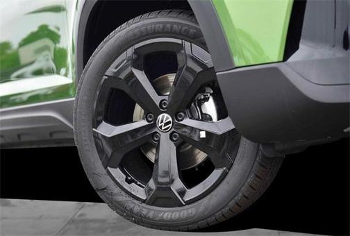 2025 Volkswagen Taos 1.5T SEL