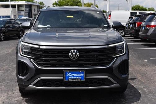 Platinum Gray Metallic 2024 Volkswagen Atlas Cross Sport 2.0T SE w/Technology 4MOTION