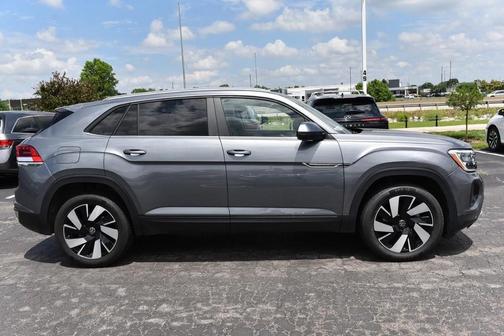 Platinum Gray Metallic 2024 Volkswagen Atlas Cross Sport 2.0T SE w/Technology 4MOTION