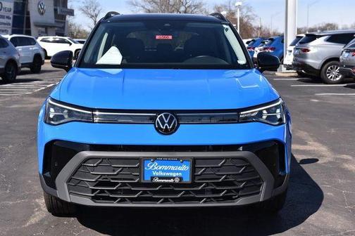 Cornflower Blue W/Black Roof 2025 Volkswagen Taos 1.5T SE Black