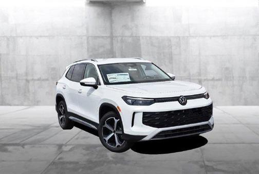 Opal White Pearl 2026 Volkswagen Tiguan 2.0T SE