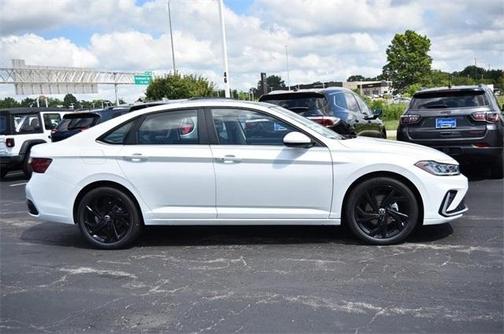 2025 Volkswagen Jetta 1.5T SE