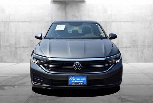 Platinum Gray Metallic 2023 Volkswagen Jetta 1.5T SE