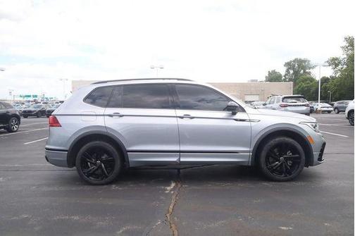 Pyrite Silver Metallic 2023 Volkswagen Tiguan 2.0T SE R-Line Black
