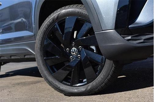 2024 Volkswagen Taos 1.5T SEL