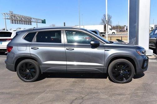 2024 Volkswagen Taos 1.5T SEL